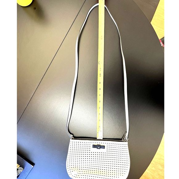 Marc Jacobs black bow crossbody purse, cream color - Picture 5 of 11